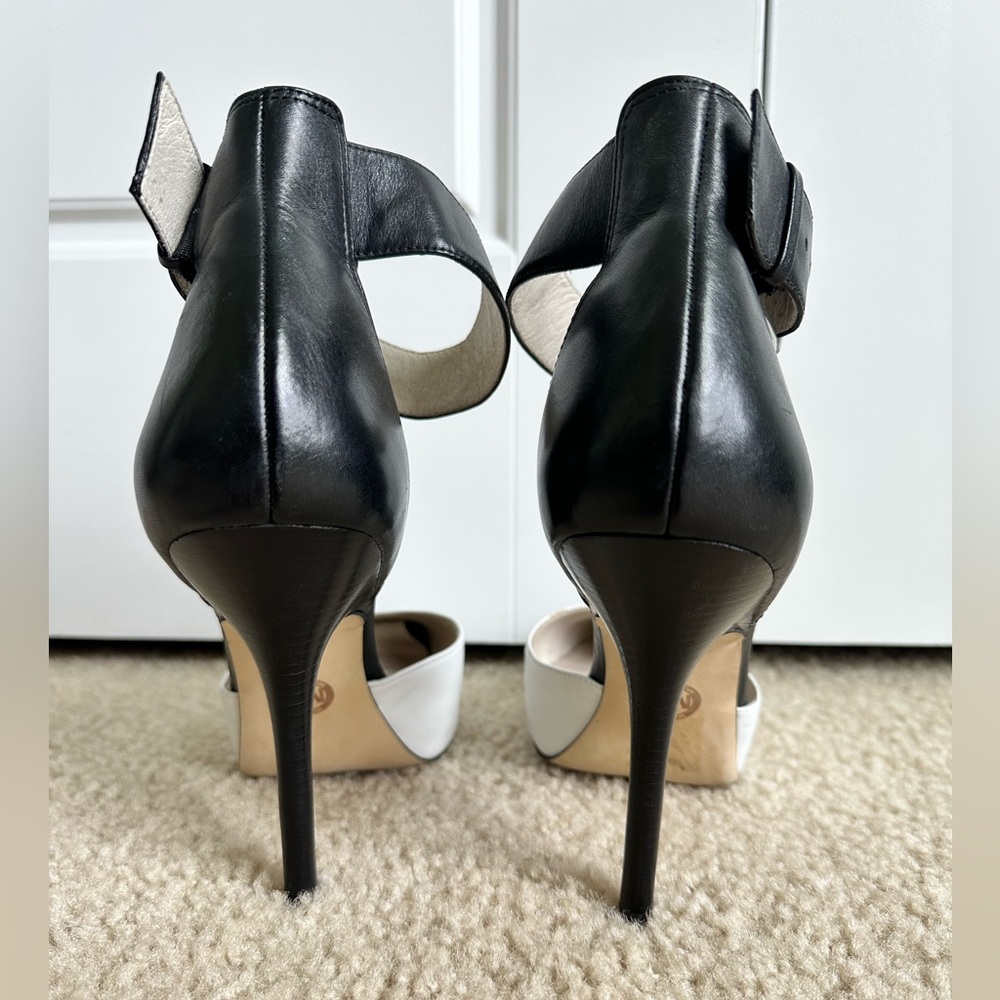 9 1/2 Michael Kors ankle strap heels - Picture 6 of 8
